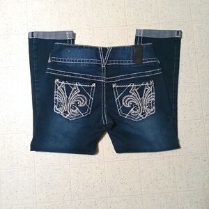 VANITY PREMIUM Cropped Jean/Capri Size 26W D. Wash *NWNT*